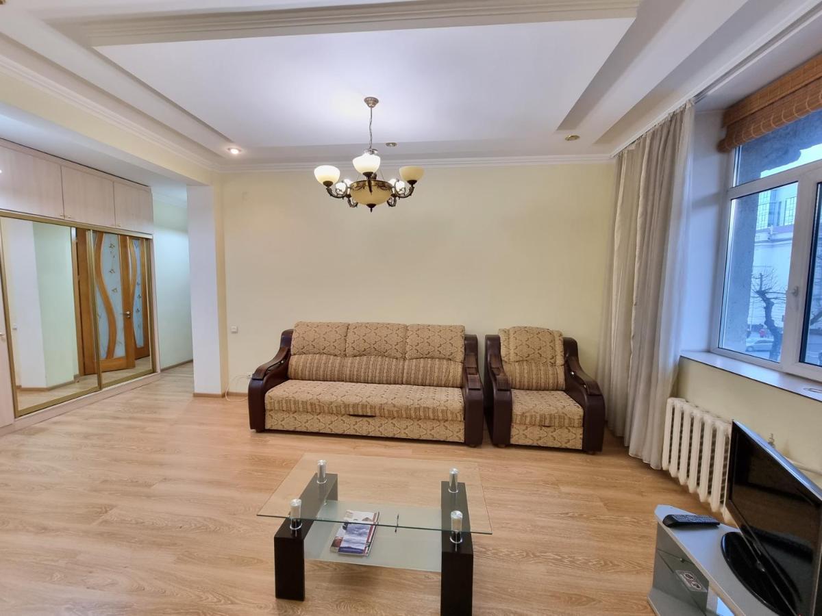Stefan Cel Mare Boulevard Ultracentral Apartments In The Center Kischinau Exterior foto