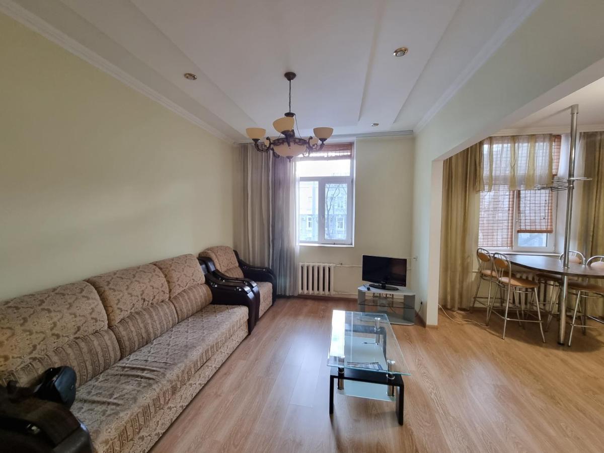 Stefan Cel Mare Boulevard Ultracentral Apartments In The Center Kischinau Exterior foto