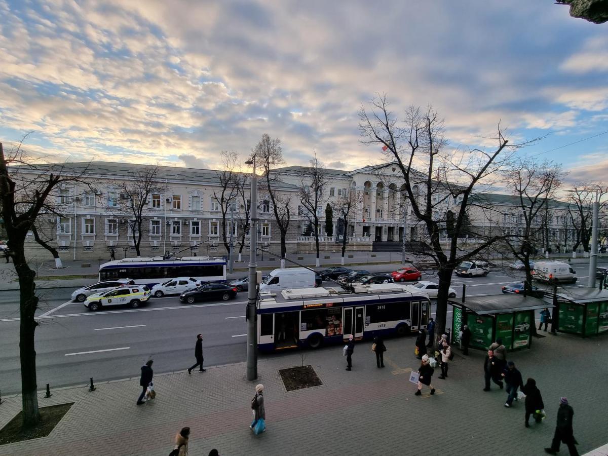 Stefan Cel Mare Boulevard Ultracentral Apartments In The Center Kischinau Exterior foto