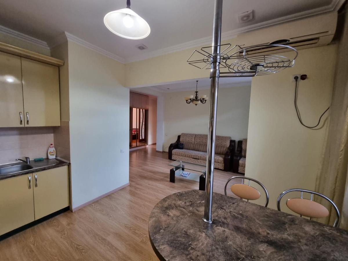 Stefan Cel Mare Boulevard Ultracentral Apartments In The Center Kischinau Exterior foto