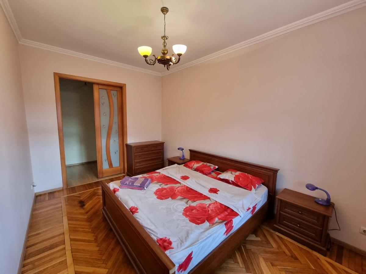 Stefan Cel Mare Boulevard Ultracentral Apartments In The Center Kischinau Exterior foto