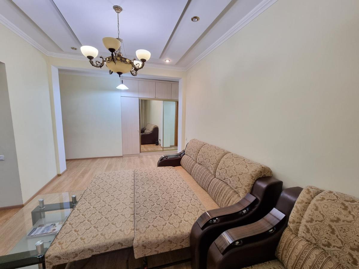 Stefan Cel Mare Boulevard Ultracentral Apartments In The Center Kischinau Exterior foto