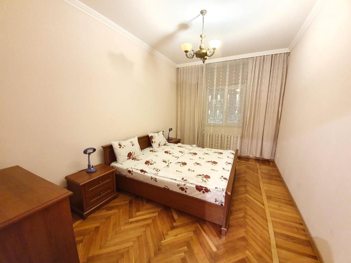 Stefan Cel Mare Boulevard Ultracentral Apartments In The Center Kischinau Exterior foto