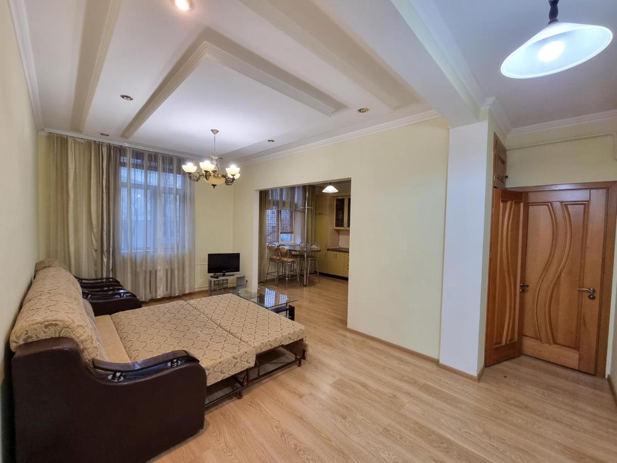 Stefan Cel Mare Boulevard Ultracentral Apartments In The Center Kischinau Exterior foto